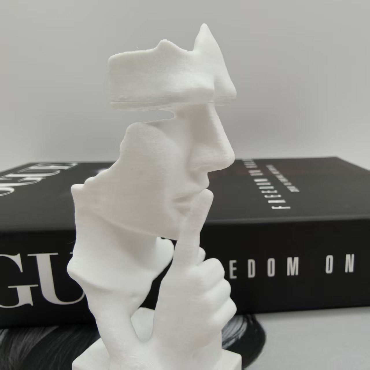 3D Printing Household Items - تمثال المفكر، الصمت هو تمثال فني
