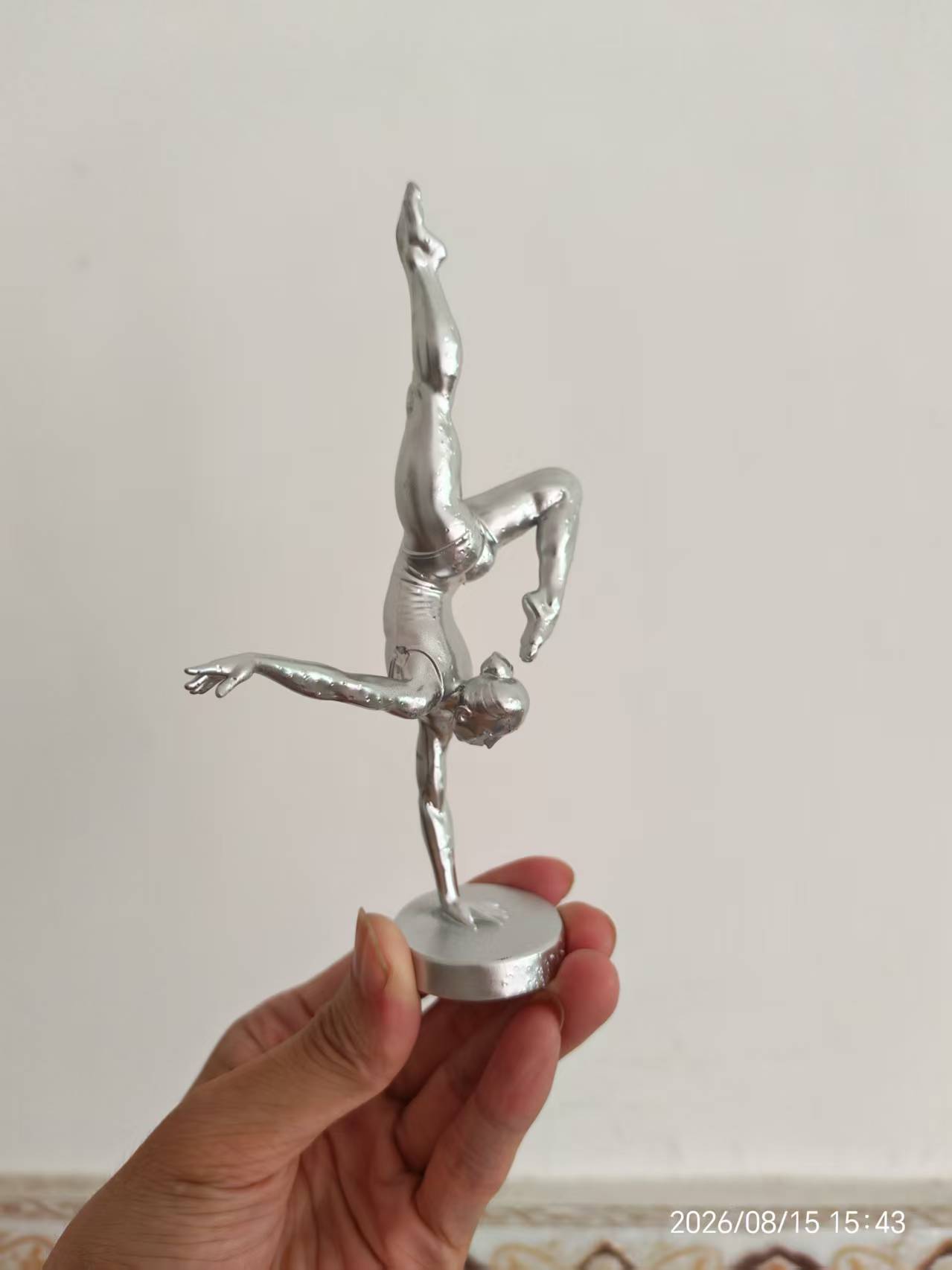 3D Printing Liquid - تمثال راقصة باليه متوازنة بيد واحدة
