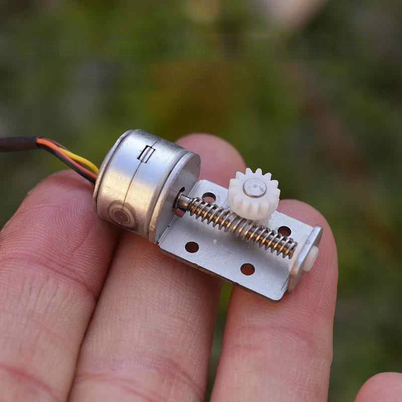 قطعة واحدة محرك متدرج بمحور لو - مراجعة Lead Screw Stepper وسعره